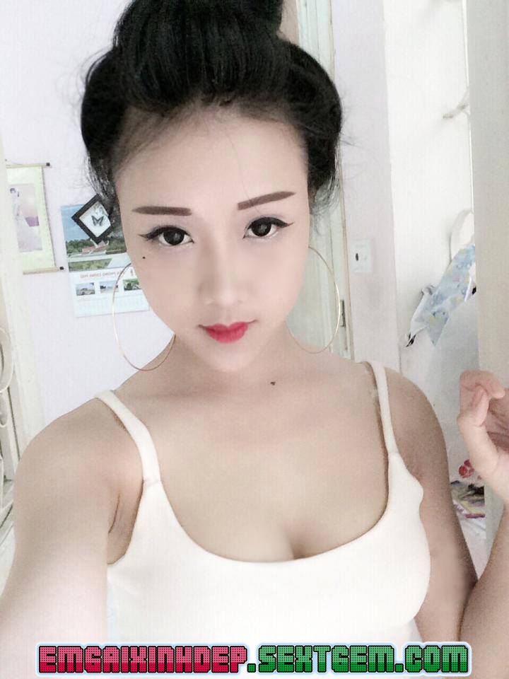 Ảnh Facebook Girl Xinh Khoe Ngực